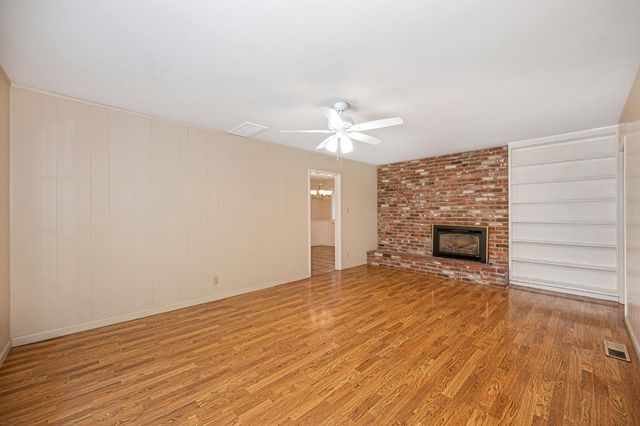 21 Saratoga Cir, Sacramento, CA 95864