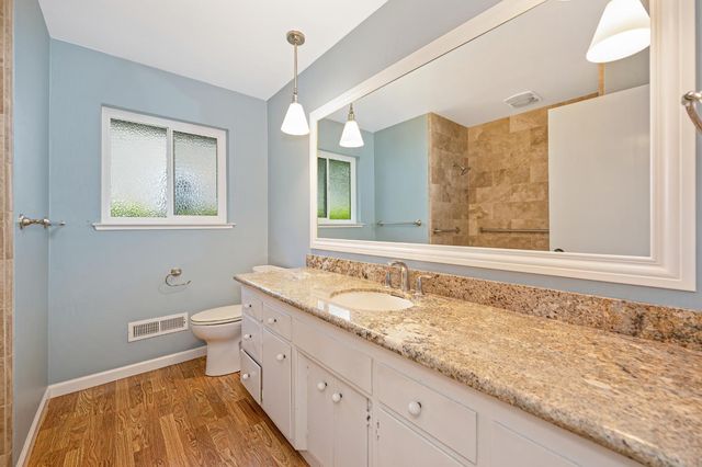 21 Saratoga Cir, Sacramento, CA 95864