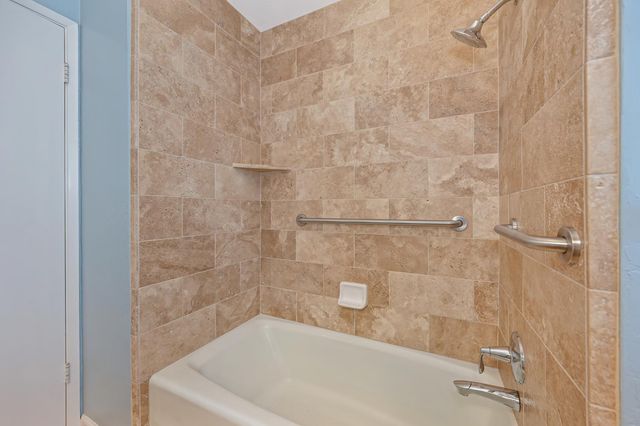 21 Saratoga Cir, Sacramento, CA 95864