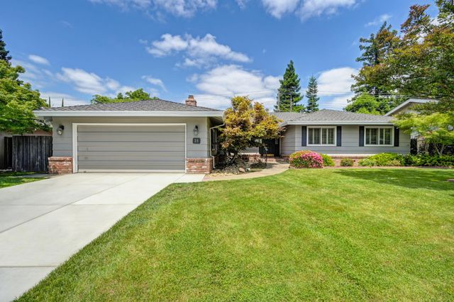 21 Saratoga Cir, Sacramento, CA 95864