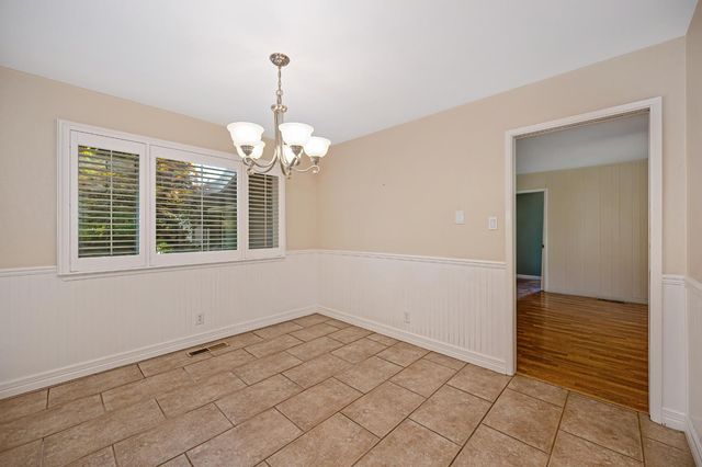 21 Saratoga Cir, Sacramento, CA 95864