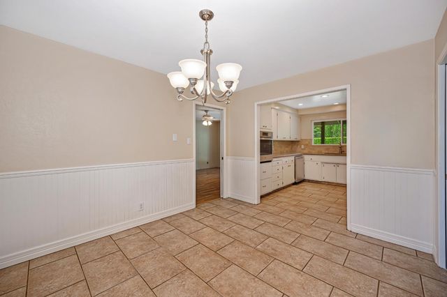 21 Saratoga Cir, Sacramento, CA 95864