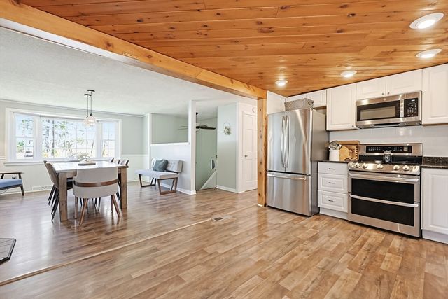 96 Augsburg Dr., Attleboro, MA 02703
