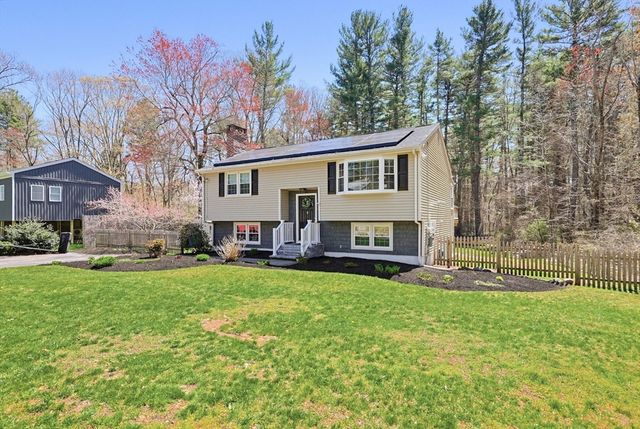 96 Augsburg Dr., Attleboro, MA 02703