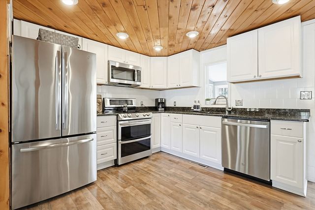 96 Augsburg Dr., Attleboro, MA 02703