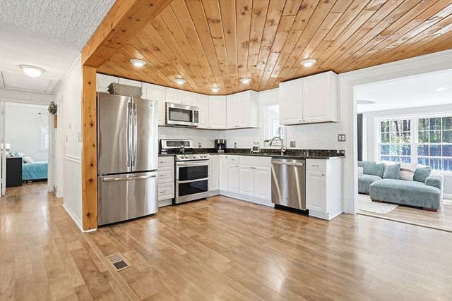 96 Augsburg Dr., Attleboro, MA 02703