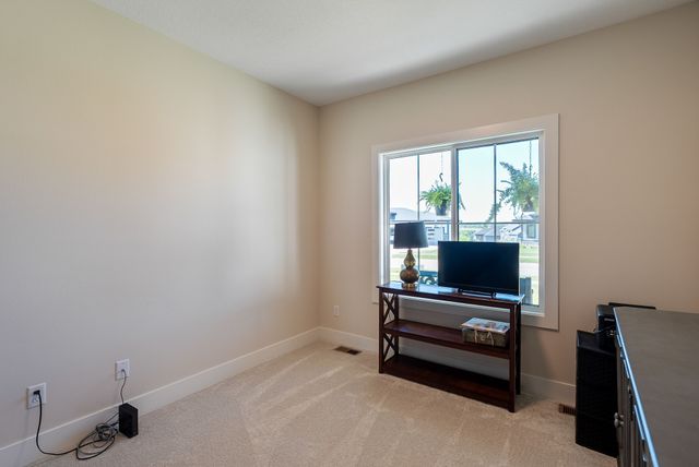 2800 Blooming Heights Drive, Norwalk, IA 50211