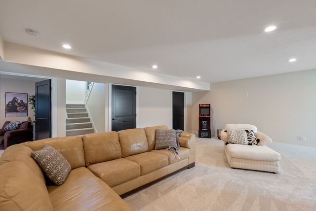 2800 Blooming Heights Drive, Norwalk, IA 50211
