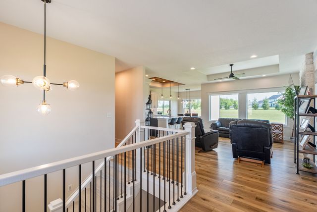 2800 Blooming Heights Drive, Norwalk, IA 50211