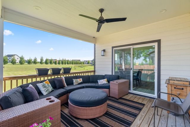 2800 Blooming Heights Drive, Norwalk, IA 50211