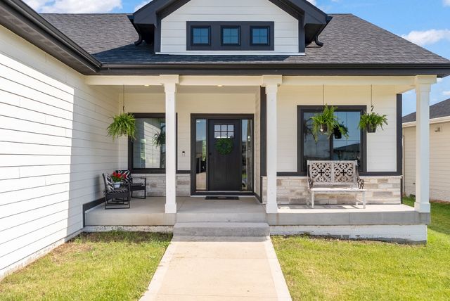2800 Blooming Heights Drive, Norwalk, IA 50211