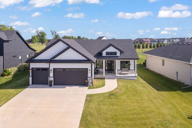 2800 Blooming Heights Drive, Norwalk, IA 50211