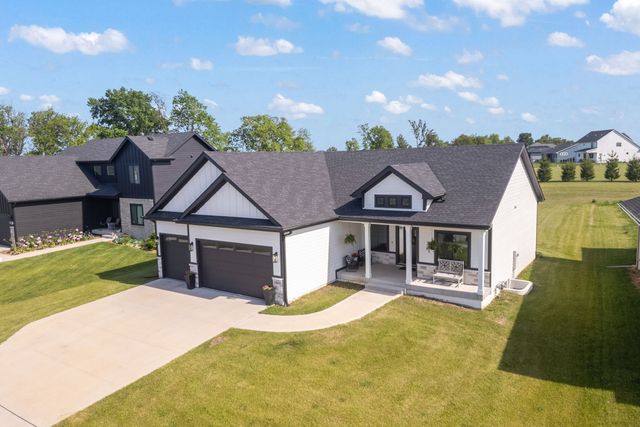 2800 Blooming Heights Drive, Norwalk, IA 50211