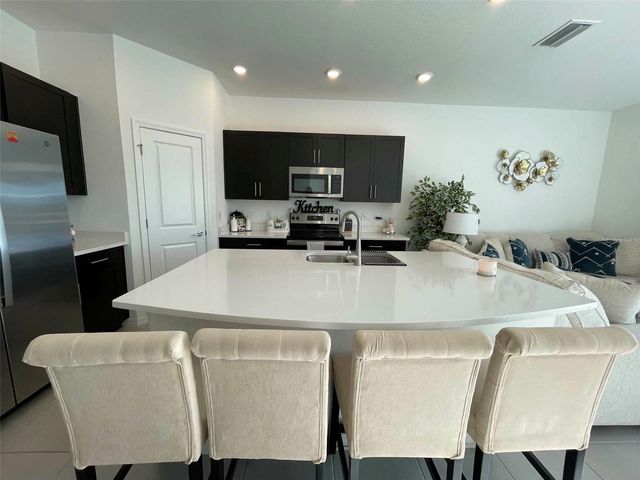 2516 PARAVANE WAY, Wesley Chapel, FL 33543