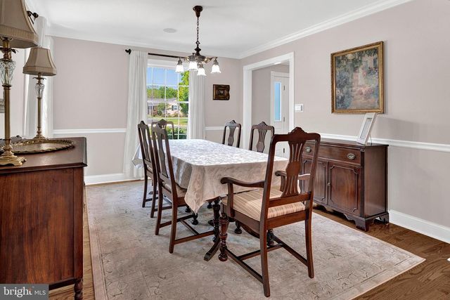 6 FARM RD, Ewing, NJ 08638
