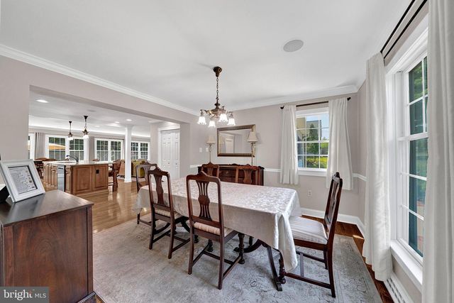 6 FARM RD, Ewing, NJ 08638