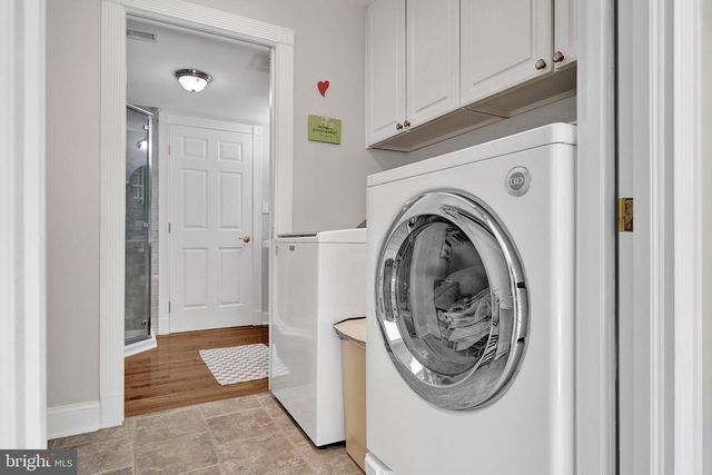 6 FARM RD, Ewing, NJ 08638