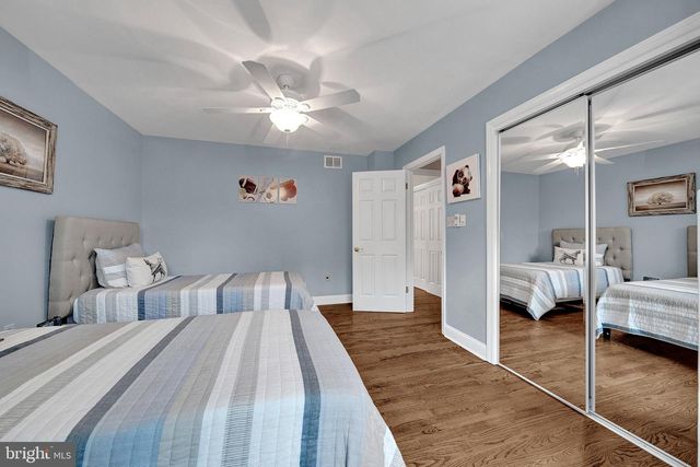 6 FARM RD, Ewing, NJ 08638