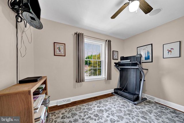 6 FARM RD, Ewing, NJ 08638