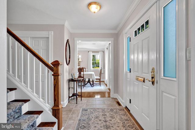 6 FARM RD, Ewing, NJ 08638