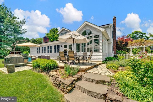 6 FARM RD, Ewing, NJ 08638