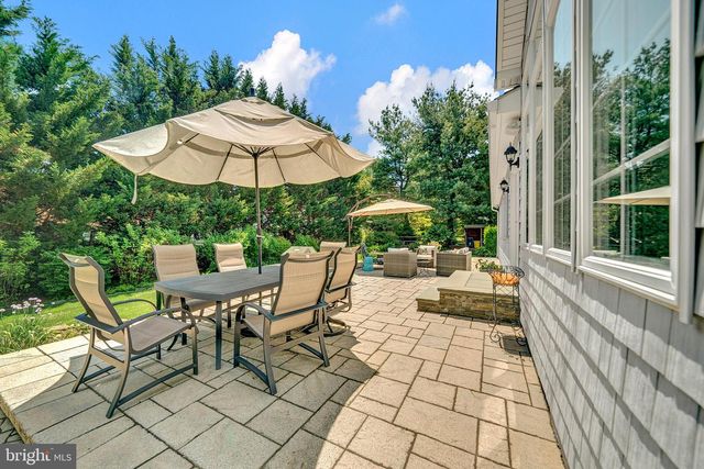 6 FARM RD, Ewing, NJ 08638