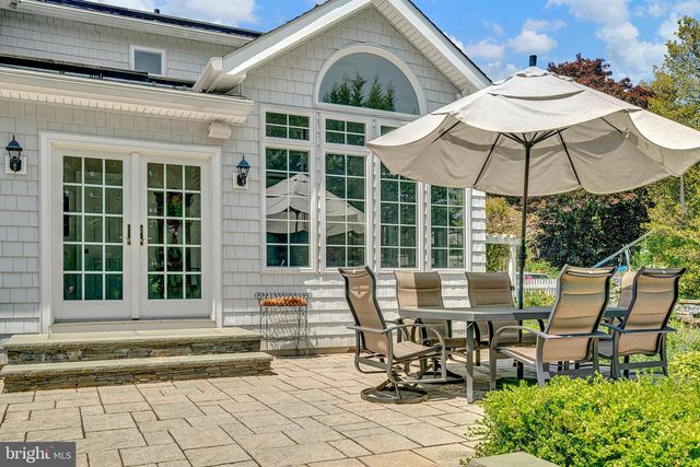 6 FARM RD, Ewing, NJ 08638