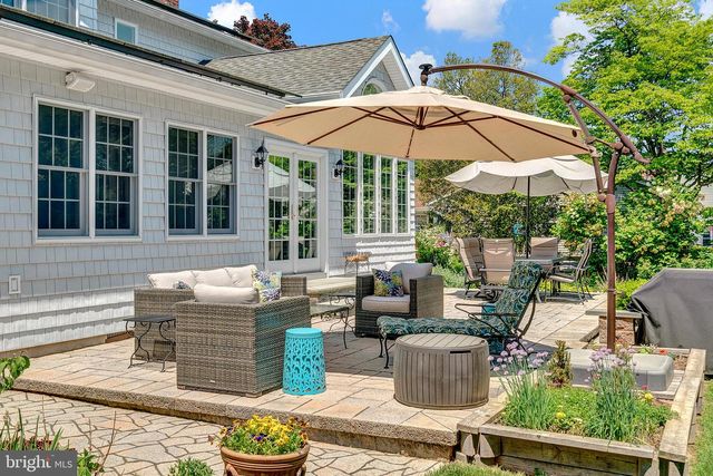 6 FARM RD, Ewing, NJ 08638