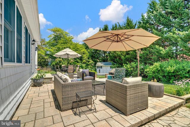 6 FARM RD, Ewing, NJ 08638