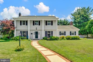 6 FARM RD, Ewing, NJ 08638