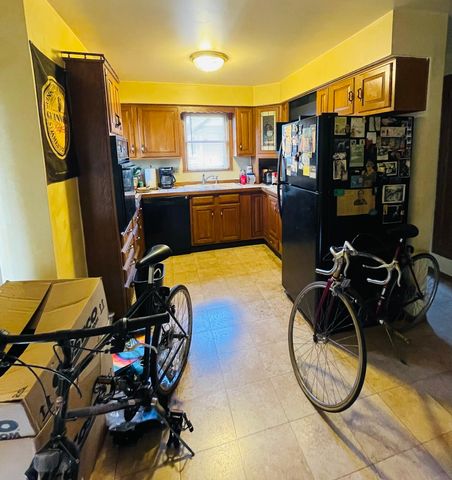 9330 S 51st Avenue, Oak Lawn, IL 60453