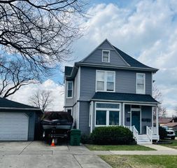 9330 S 51st Avenue, Oak Lawn, IL 60453