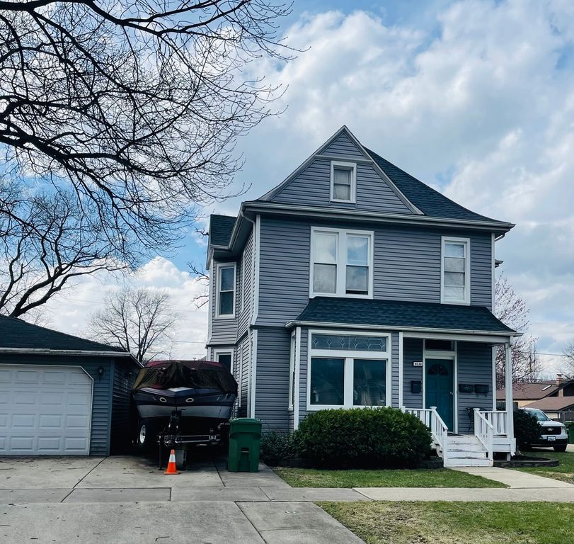 9330 S 51st Avenue, Oak Lawn, IL 60453