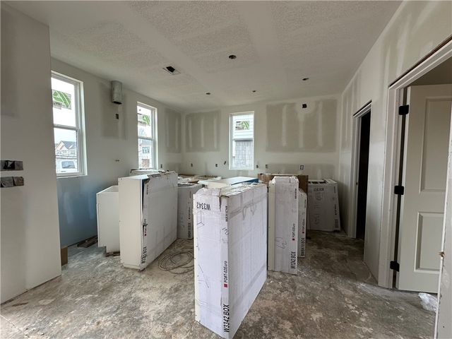 2402 S 27th Street, Rogers, AR 72758