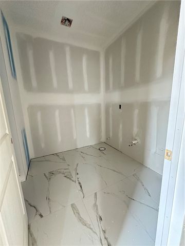 2402 S 27th Street, Rogers, AR 72758