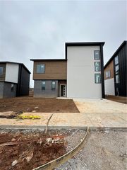 2402 S 27th Street, Rogers, AR 72758