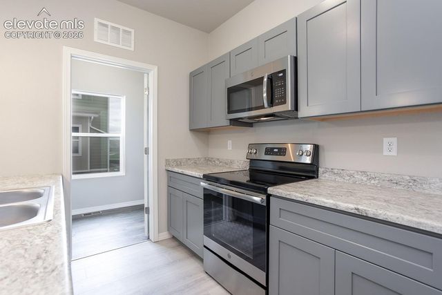 2188 OUTFITTERS Grove, Colorado Springs, CO 80910