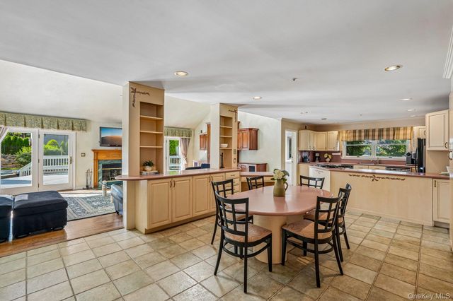 48 Westchester View Lane, White Plains, NY 10607