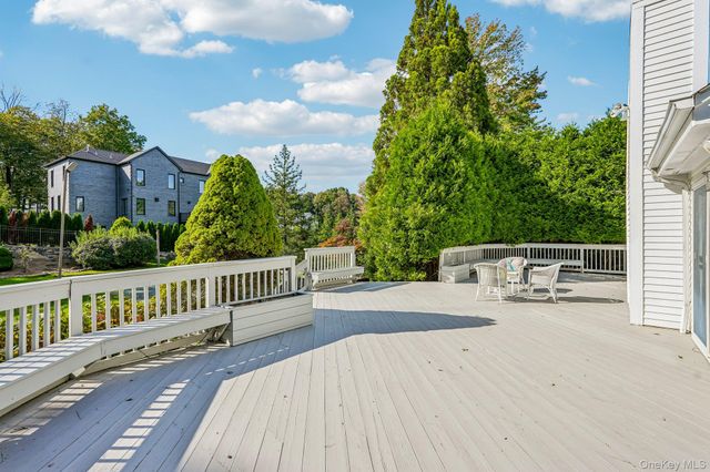 48 Westchester View Lane, White Plains, NY 10607
