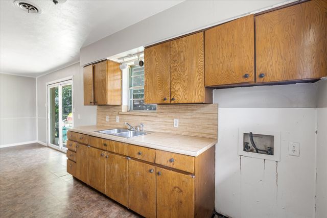 212 Cedar, Cedar Hill, TX 75104
