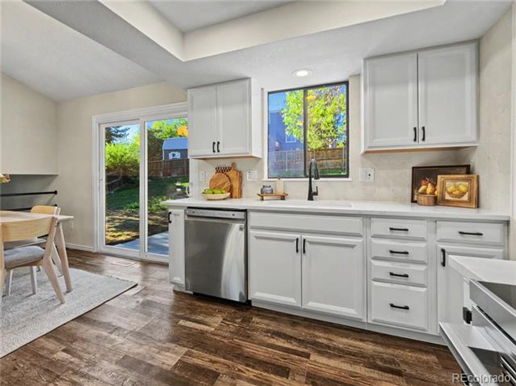 Image 11 of property listing at 11210 W Powers Avenue, Littleton, CO 80127
