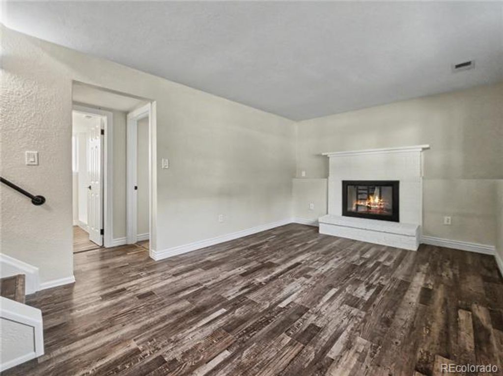 Image 16 of property listing at 11210 W Powers Avenue, Littleton, CO 80127