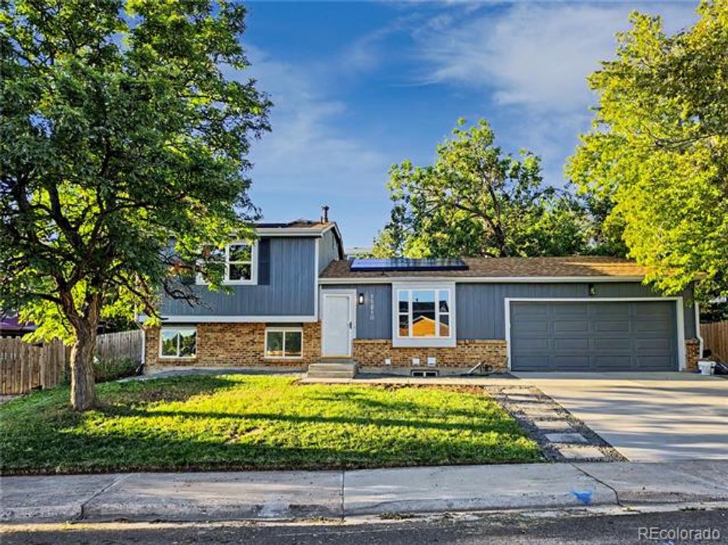 Image 2 of property listing at 11210 W Powers Avenue, Littleton, CO 80127