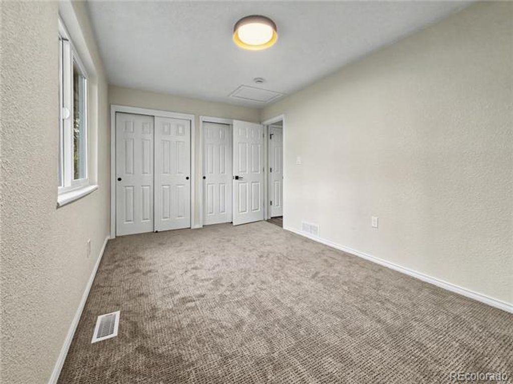 Image 22 of property listing at 11210 W Powers Avenue, Littleton, CO 80127
