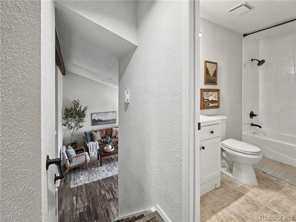 Image 25 of property listing at 11210 W Powers Avenue, Littleton, CO 80127