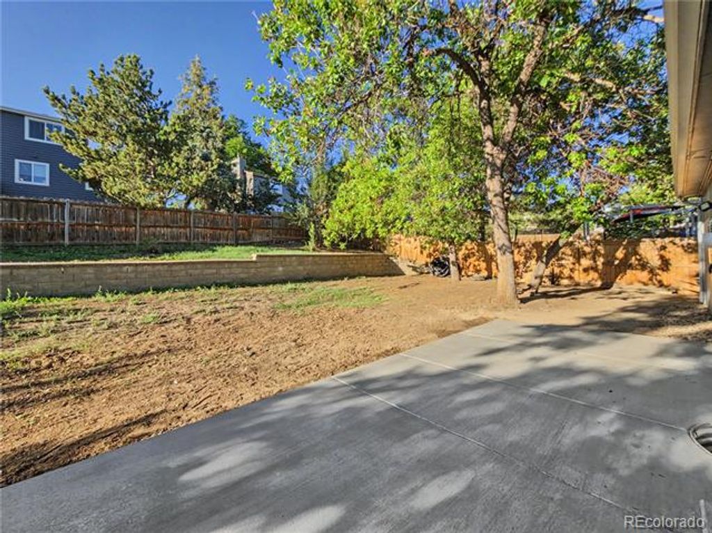 Image 33 of property listing at 11210 W Powers Avenue, Littleton, CO 80127