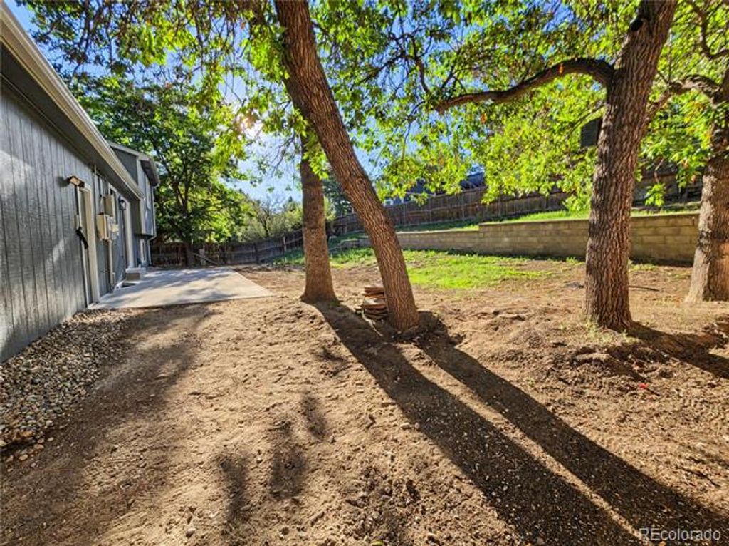 Image 34 of property listing at 11210 W Powers Avenue, Littleton, CO 80127