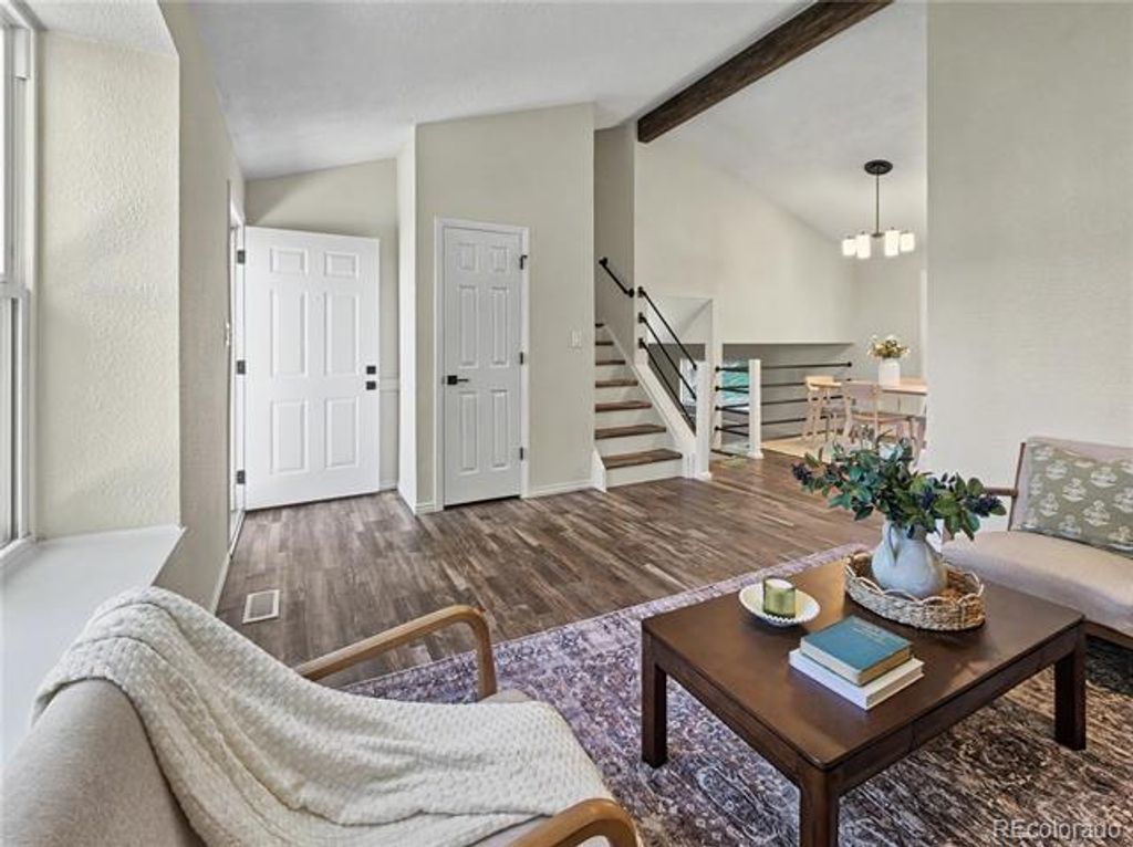Image 4 of property listing at 11210 W Powers Avenue, Littleton, CO 80127