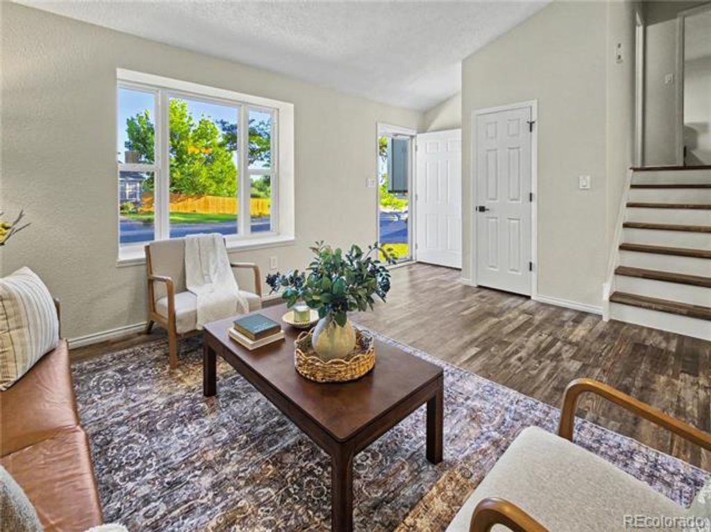 Image 5 of property listing at 11210 W Powers Avenue, Littleton, CO 80127