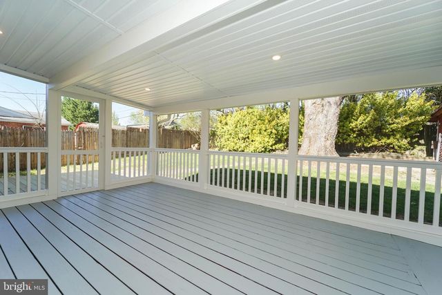 5916 ROBINDALE, Baltimore, MD 21228